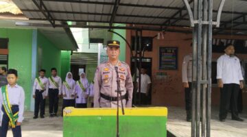 Kasat Binmas Aceh Tenggara menjadi Pembina Upacara, Pesan Jauhi Narkoba dan Knalpot Brong serta Siswa Bijak Bermedia Sosial